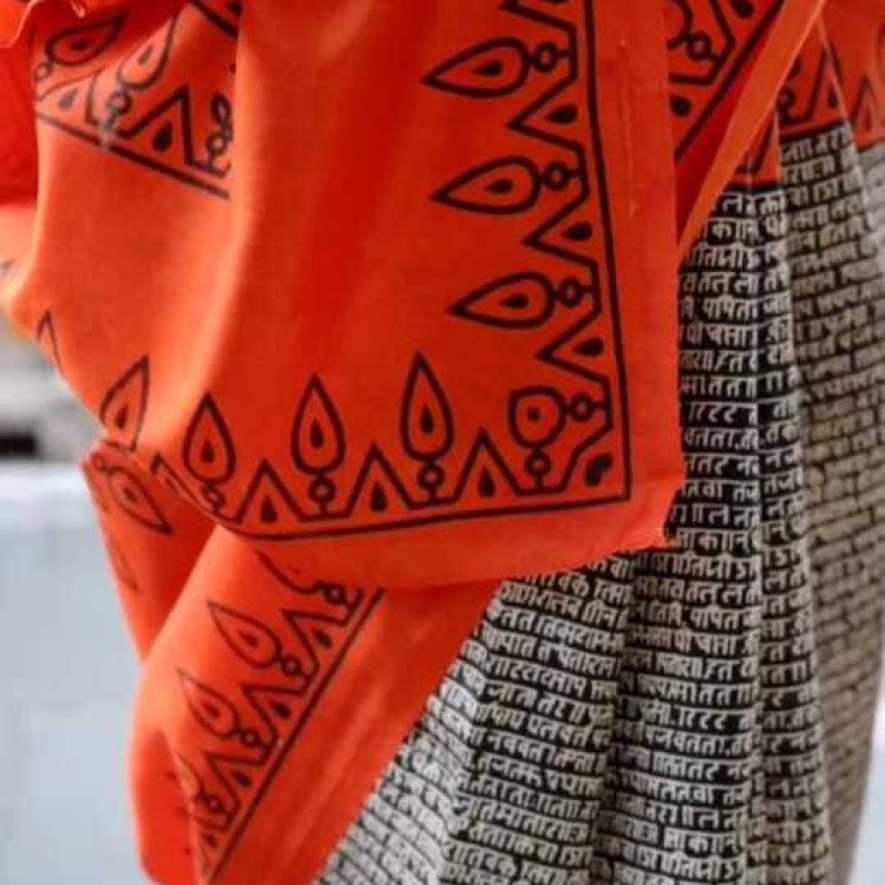 Apple Saree - Orange &amp; Black Bhagalpuri Saree - Mocna